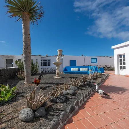 펜션 Beachfront Two Bedrooms House Casa Toral Majanicho