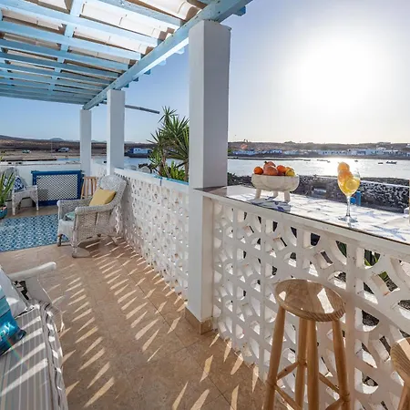 Holiday home Beachfront Two Bedrooms House Casa Toral