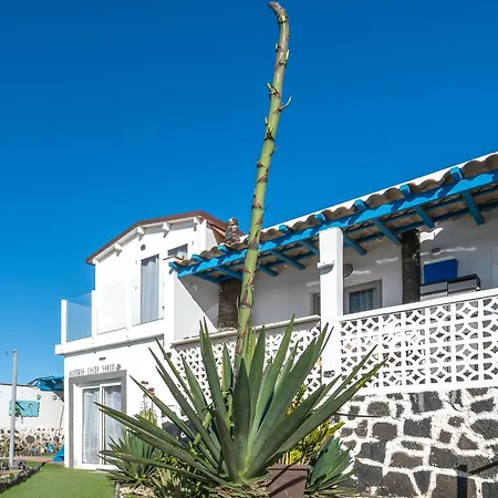 펜션 Beachfront Two Bedrooms House Casa Toral