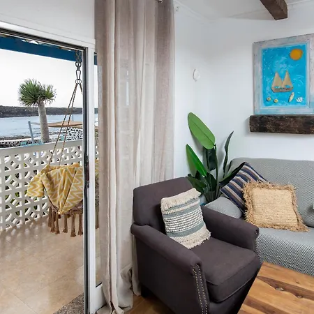 Beachfront Two Bedrooms House Casa Toral 度假居 *