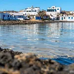 Beachfront Two Bedrooms House Casa Toral Feriehus