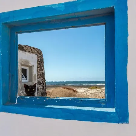 Beachfront Two Bedrooms House Casa Toral Semesterbostad *