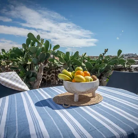 Semesterbostad Beachfront Two Bedrooms House Casa Toral