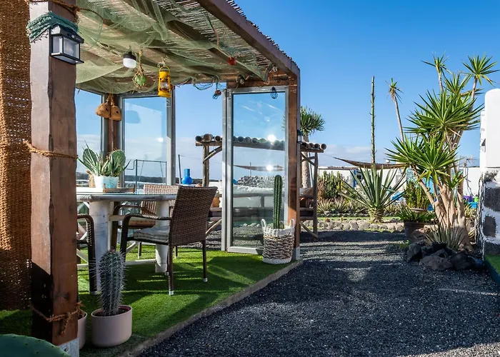 Beachfront Two Bedrooms House Casa Toral Nyaraló