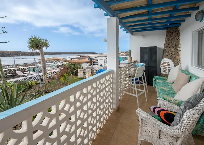 Casa de Férias Beachfront Two Bedrooms House Casa Toral *