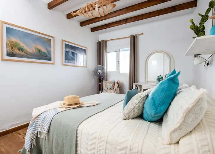 Beachfront Two Bedrooms House Casa Toral Casa de Férias *